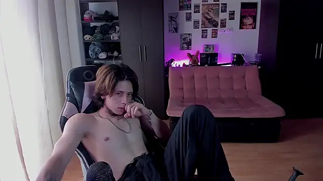 Snapshot of xIce_Boy chatting on May 11, 2026, 5:54 pm xIce Boy online show from May 11, 2026, 5:54 pm