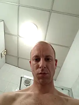 svenpfeifer online show from March 17, 2025, 12:21 am