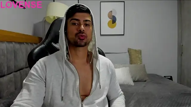 Snapshot of Dante_Storm chatting on October 4, 2025, 9:55 am Dante Storm online show from October 4, 2025, 9:55 am