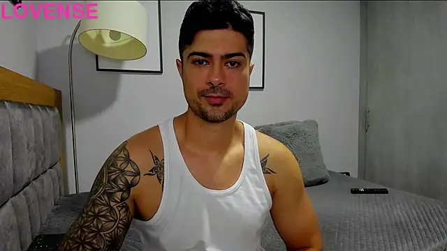 Snapshot of Dante_Storm chatting on September 27, 2025, 7:47 am Dante Storm online show from September 27, 2025, 7:47 am