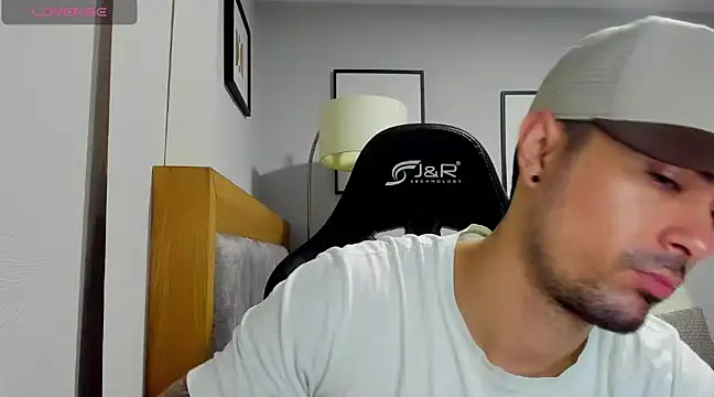 Snapshot of Dante_Storm chatting on March 17, 2025, 11:02 pm Dante Storm online show from March 17, 2025, 11:02 pm