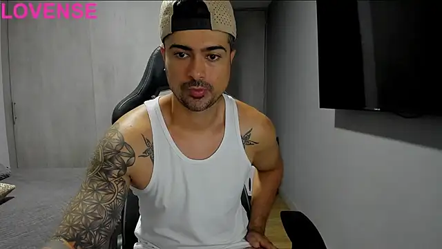 Snapshot of Dante_Storm chatting on September 15, 2025, 3:23 pm Dante Storm online show from September 15, 2025, 3:23 pm