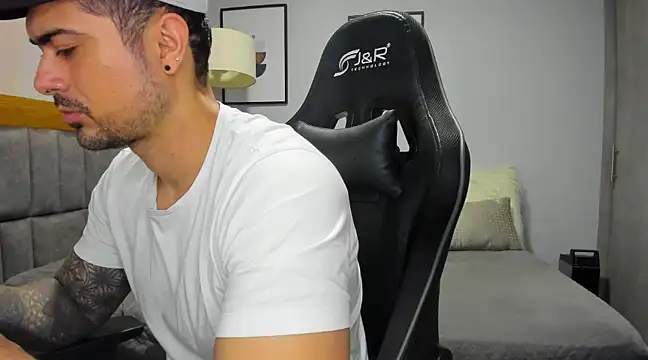 Snapshot of Dante_Storm chatting on March 21, 2025, 4:17 am Dante Storm online show from March 21, 2025, 4:17 am