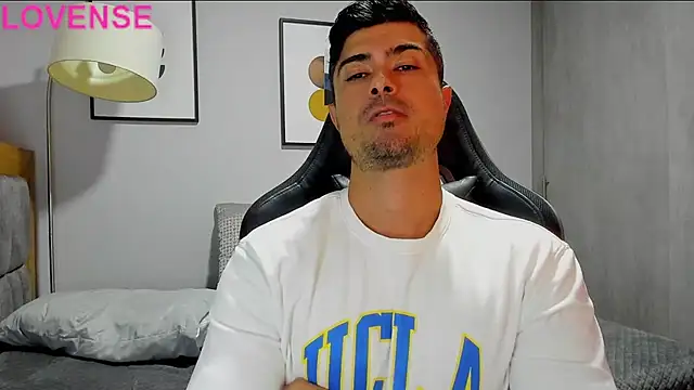 Snapshot of Dante_Storm chatting on September 18, 2025, 9:18 pm Dante Storm online show from September 18, 2025, 9:18 pm