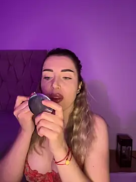 Snapshot of -IrisDiamond- chatting on April 4, 2026, 5:52 pm -IrisDiamond- online show from April 4, 2026, 5:52 pm