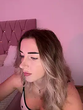 Snapshot of -IrisDiamond- chatting on August 3, 2026, 2:45 pm -IrisDiamond- online show from August 3, 2026, 2:45 pm
