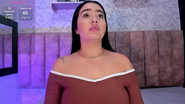 Snapshot of MelinaCruz chatting on September 13, 2025, 4:01 am MelinaCruz online show from September 13, 2025, 4:01 am