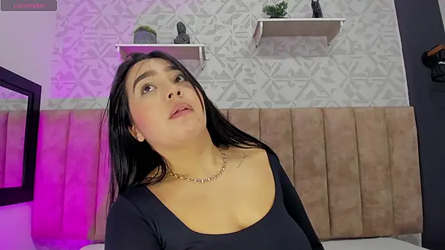 MelinaCruz online show from December 17, 2025, 4:06 am