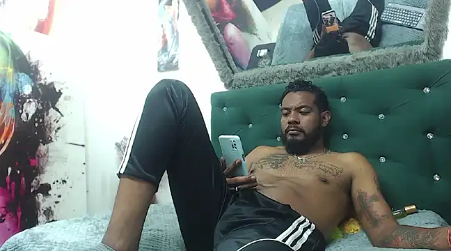 Snapshot of BladeFoxxx1 chatting on March 20, 2025, 7:25 am BladeFoxxx1 online show from March 20, 2025, 7:25 am