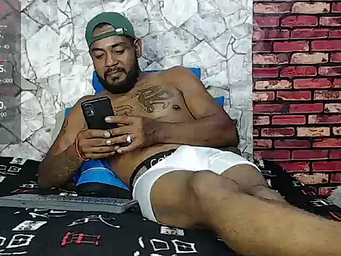 BladeFoxxx1 online show from April 7, 2026, 2:46 am