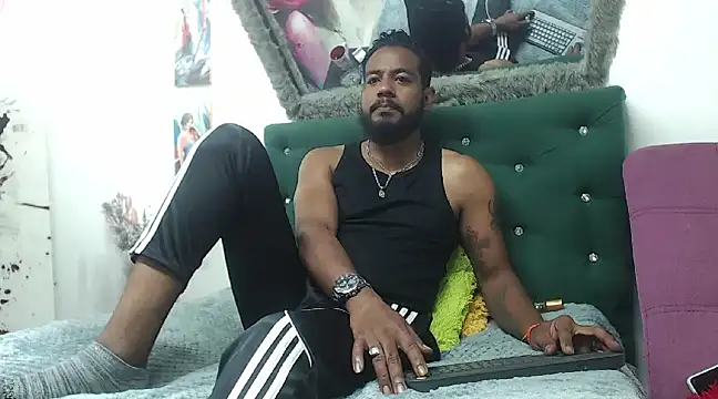 Snapshot of BladeFoxxx1 chatting on March 20, 2025, 4:18 am BladeFoxxx1 online show from March 20, 2025, 4:18 am