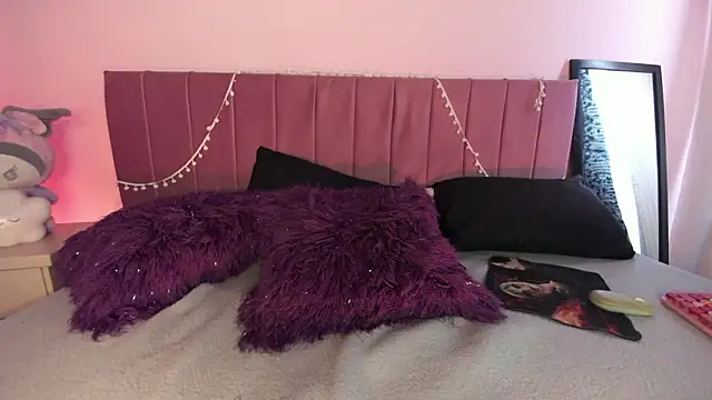 kitty-kryss online show from March 5, 2026, 6:48 pm