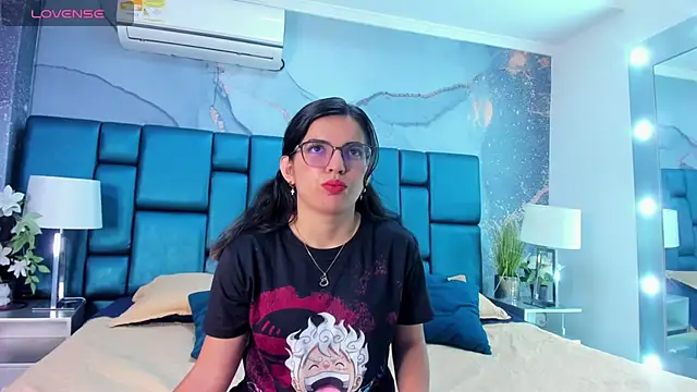 Snapshot of JulietSofia chatting on March 22, 2025, 2:58 pm JulietSofia online show from March 22, 2025, 2:58 pm