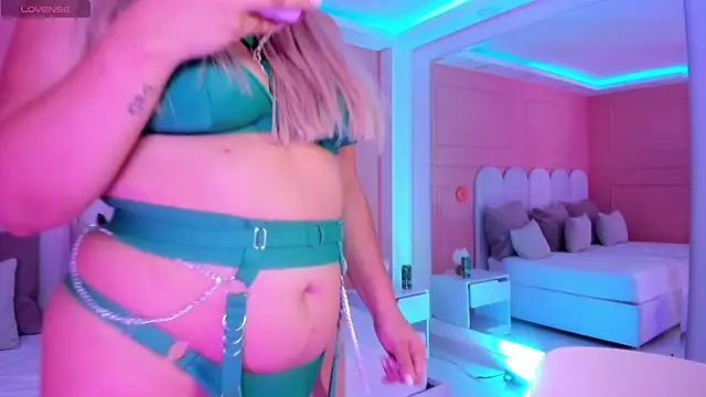 eva sainnt online show from March 1, 2026, 3:06 am