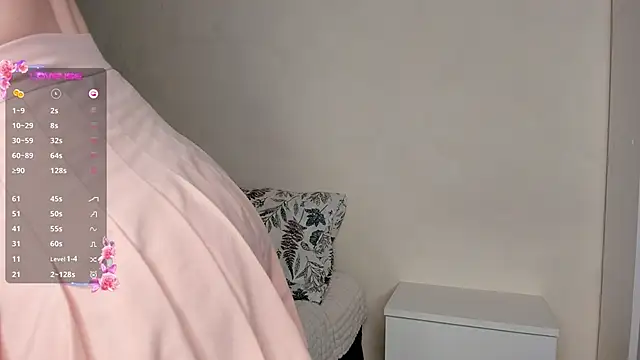 Strawberry Deli online show from October 3, 2025, 9:33 am