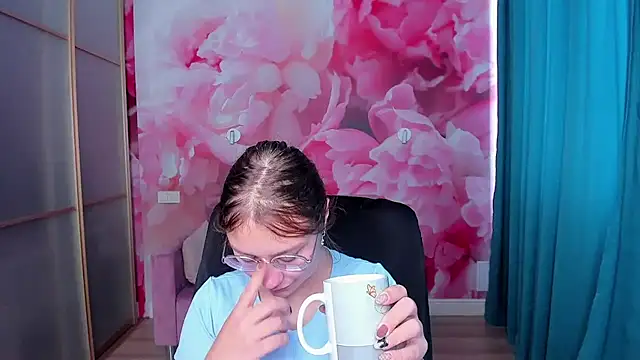 AngelinaLow online show from September 23, 2025, 11:28 am