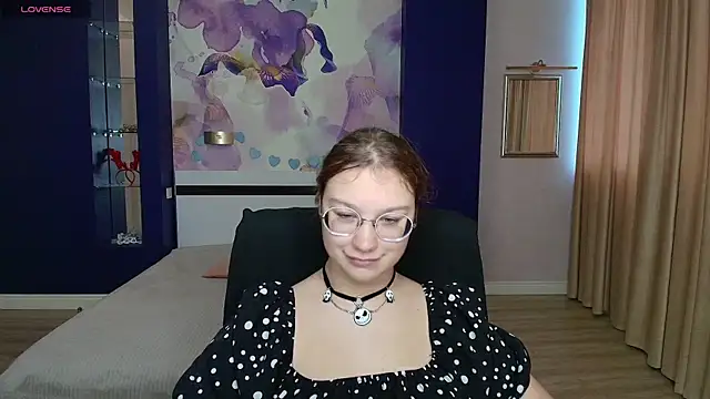 AngelinaLow online show from October 7, 2025, 11:33 am