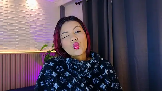 Snapshot of TiffanyWalk chatting on November 18, 2025, 10:51 am TiffanyWalk online show from November 18, 2025, 10:51 am