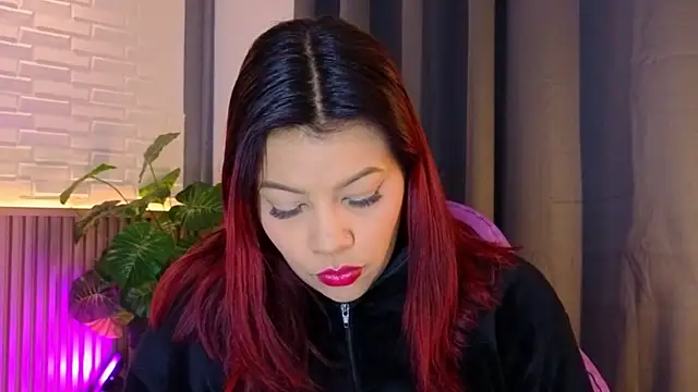 Snapshot of TiffanyWalk chatting on November 26, 2025, 10:48 am TiffanyWalk online show from November 26, 2025, 10:48 am