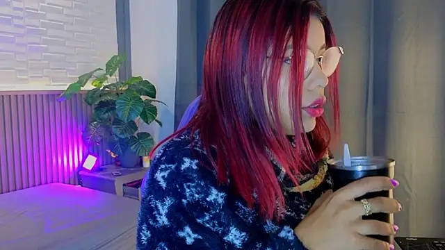 Snapshot of TiffanyWalk chatting on October 10, 2025, 10:49 am TiffanyWalk online show from October 10, 2025, 10:49 am