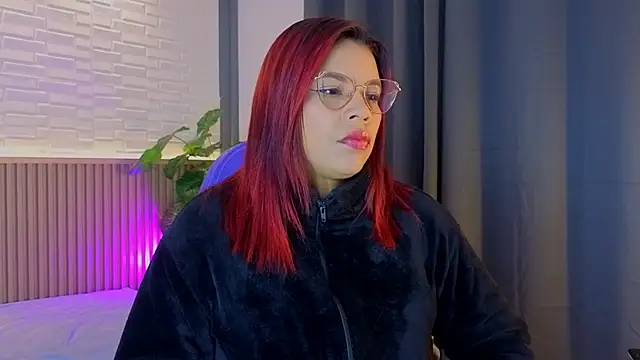 Snapshot of TiffanyWalk chatting on October 16, 2025, 10:45 am TiffanyWalk online show from October 16, 2025, 10:45 am