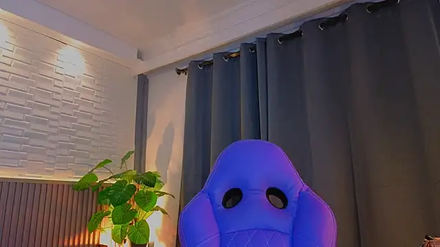 Snapshot of TiffanyWalk chatting on September 25, 2025, 11:27 am TiffanyWalk online show from September 25, 2025, 11:27 am