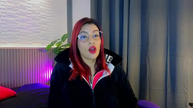 Snapshot of TiffanyWalk chatting on October 15, 2025, 10:56 am TiffanyWalk online show from October 15, 2025, 10:56 am