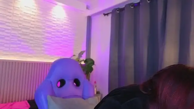 TiffanyWalk online show from December 16, 2025, 11:36 am