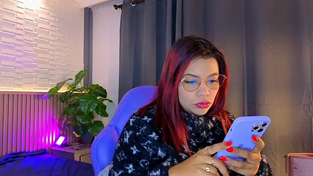 Snapshot of TiffanyWalk chatting on November 4, 2025, 11:14 am TiffanyWalk online show from November 4, 2025, 11:14 am