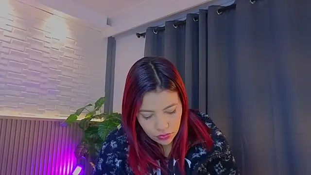 Snapshot of TiffanyWalk chatting on October 9, 2025, 10:27 am TiffanyWalk online show from October 9, 2025, 10:27 am