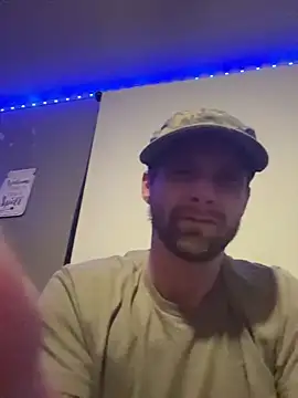 Snapshot of Stillhard8925 chatting on November 10, 2025, 6:29 am Stillhard8925 online show from November 10, 2025, 6:29 am