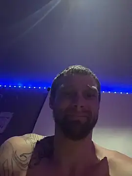 Snapshot of Stillhard8925 chatting on November 6, 2025, 7:01 am Stillhard8925 online show from November 6, 2025, 7:01 am