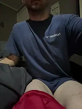 Snapshot of Stillhard8925 chatting on October 25, 2025, 8:24 am Stillhard8925 online show from October 25, 2025, 8:24 am