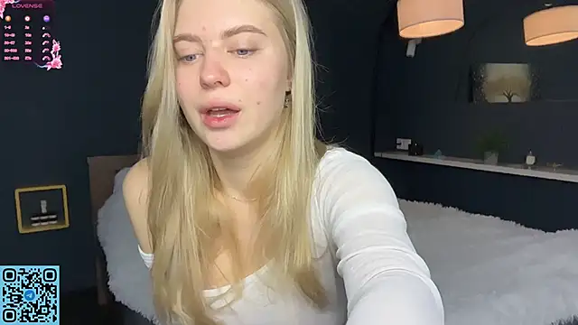 RadiantBliss online show from October 12, 2025, 12:23 am