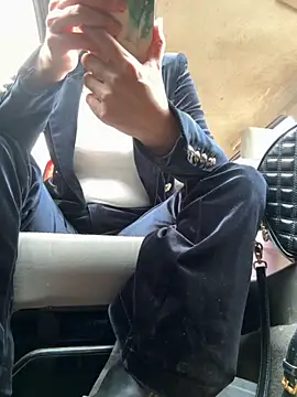 aa520uv online show from November 3, 2025, 3:34 am