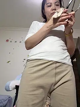 aa520uv online show from April 12, 2026, 1:09 am