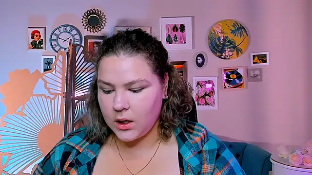 FlorenceAnderson online show from September 25, 2025, 5:46 am