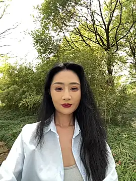 linger-23 online show from April 9, 2026, 5:53 am