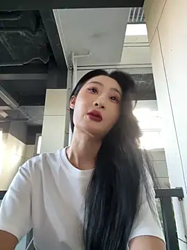 linger-23 online show from October 9, 2025, 4:57 am