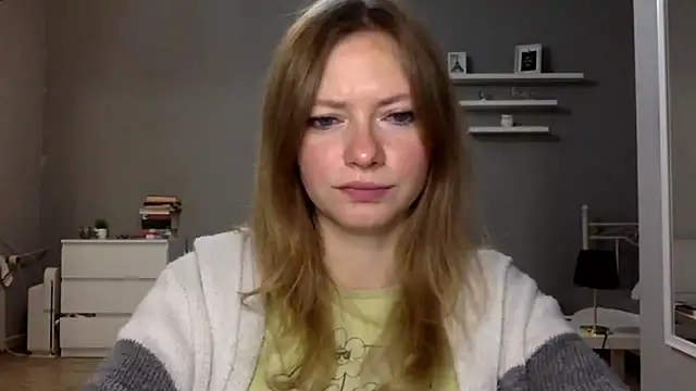 MillieShow online show from November 25, 2025, 10:10 pm