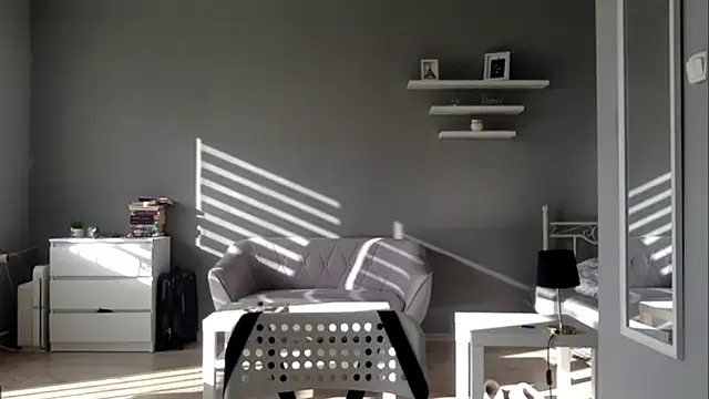 MillieShow online show from October 26, 2025, 8:37 am