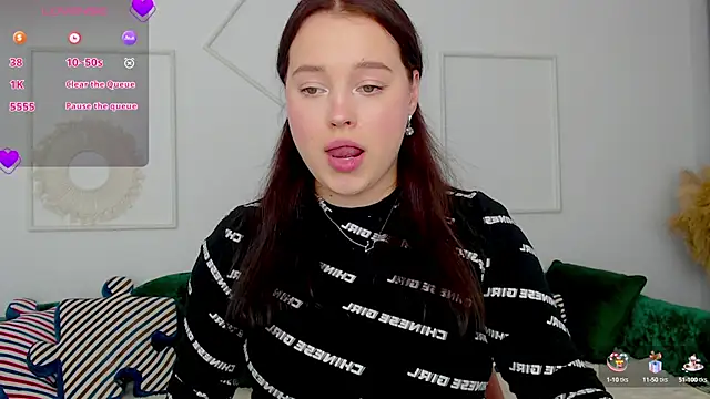 Snapshot of Cute_kitty- chatting on October 3, 2025, 9:16 pm Cute kitty- online show from October 3, 2025, 9:16 pm