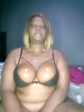 Snapshot of HerPleasure2025 chatting on December 5, 2025, 5:06 am HerPleasure2025 online show from December 5, 2025, 5:06 am