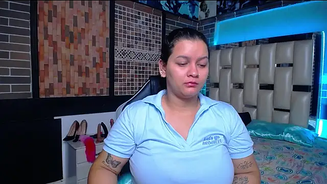 kriss sweetboobs10 online show from October 3, 2025, 1:01 pm