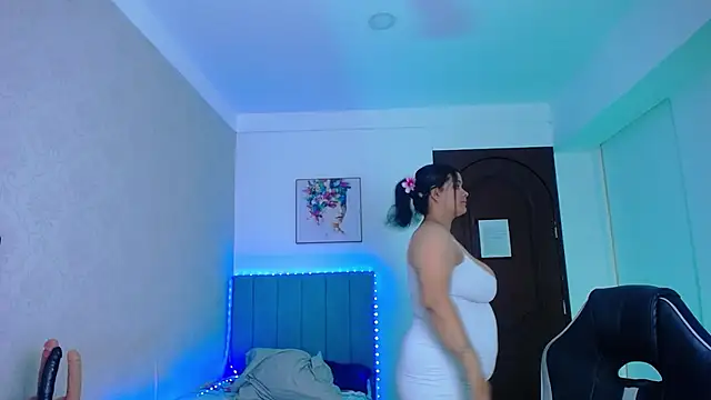 kriss sweetboobs10 online show from February 8, 2026, 10:35 am