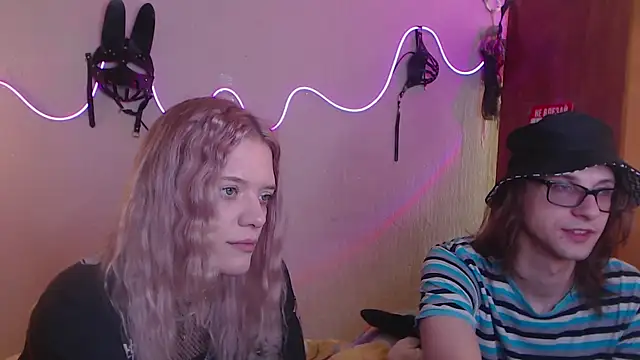 Your Horny Friends online show from March 17, 2025, 11:31 am