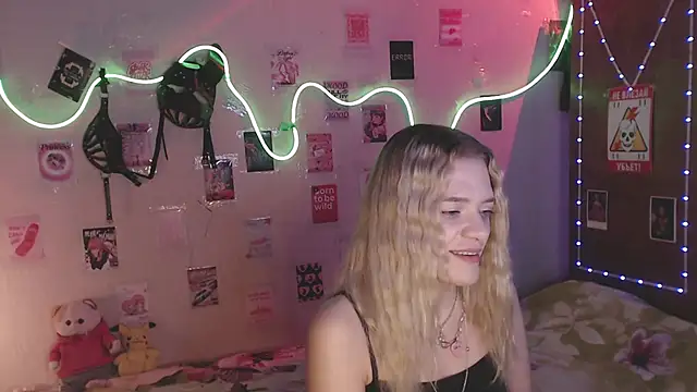 Your Horny Friends online show from November 5, 2025, 10:29 am