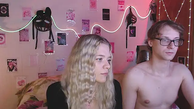 Your Horny Friends online show from September 16, 2025, 1:01 pm