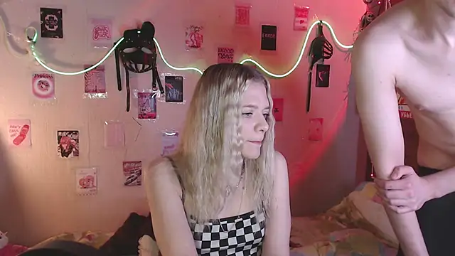 Your Horny Friends online show from September 26, 2025, 3:52 pm