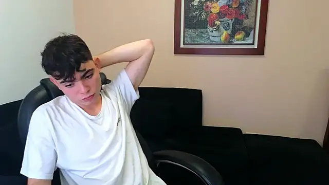 lukeboyce33 online show from October 16, 2025, 10:18 pm